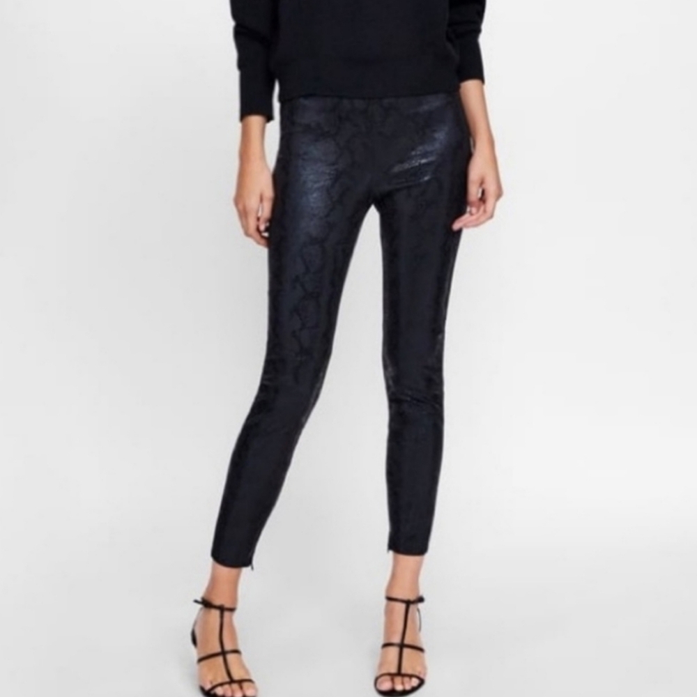 CLEARANCE! ZARA basic python print leggings